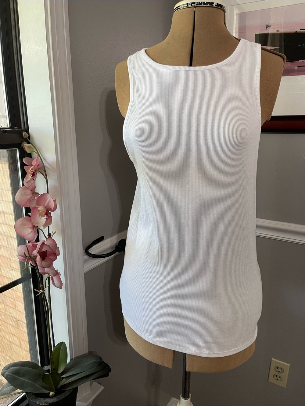 LOFT NWT White Ribbed Tank Top - Sleeveless Scoop Neck